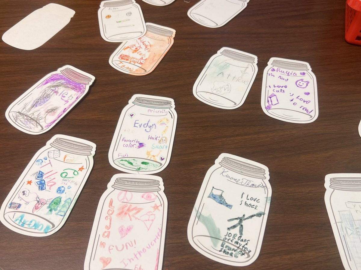 CHES_TAG's tweet image. An annual First Day read aloud…THE NAME JAR. Yes!!! 5th graders enjoy read alouds as well!!  Thank you @mrsrubinsworld 
#chesRubin5 #readalouds #picturebooksmatter
#CHESTAG5