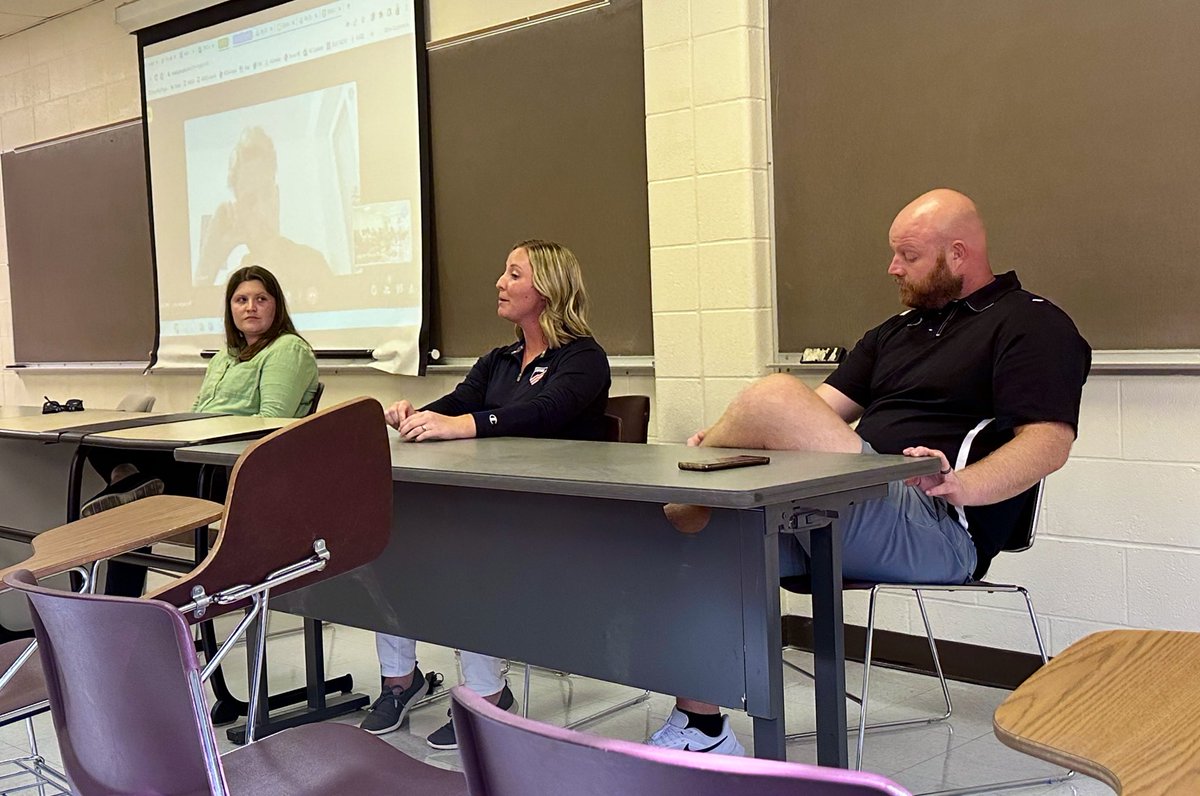jpaquette07's tweet image. So very thankful to tonight’s @UIndySportMgt KINS 505 panelists! 

@lizwac07, @NCAA 
Jessie Benner, @NFHS_Org 
@Brubeckr, @UIndyAthletics 

Thank you for sharing your experiences &amp;amp; insights with our Sport Management masters students!