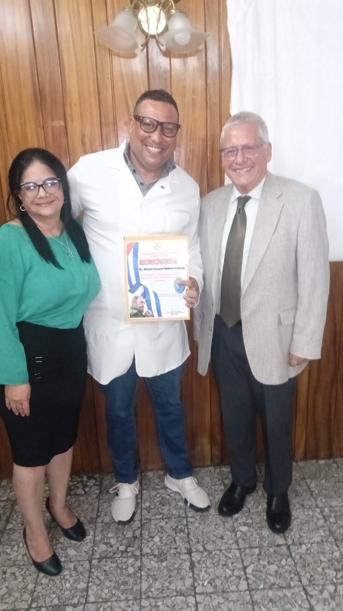 BrigadaOm's tweet photo. Celebrado en la tarde de hoy en la Sede de la Embajada de Cuba en Guatemala ,acto de despedida de los colaboradores de fin de misión.
Se reconoce al Lic. Antonio Ezequiel Cabrera Santiago por la labor realizada en la misión milagro por un período de más de 3 años .
Felicidades https://t.co/v0ZPnd0gNe