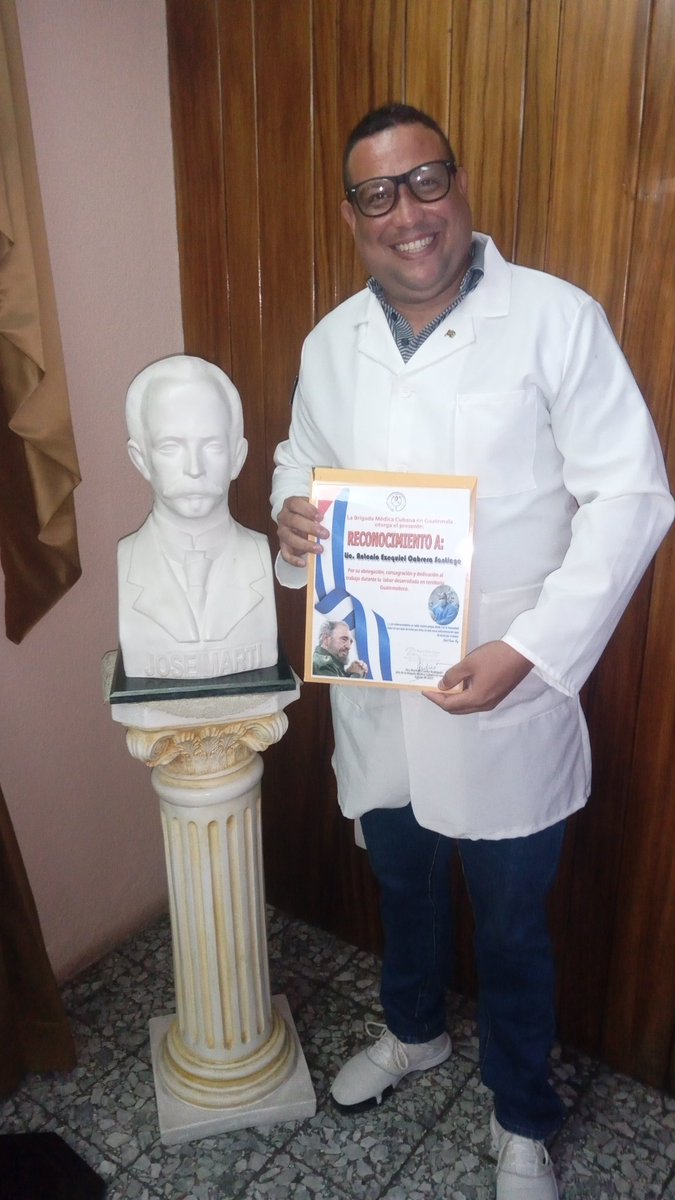 Celebrado en la tarde de hoy en la Sede de la Embajada de Cuba en Guatemala ,acto de despedida de los colaboradores de fin de misión.
Se reconoce al Lic. Antonio Ezequiel Cabrera Santiago por la labor realizada en la misión milagro por un período de más de 3 años .
Felicidades