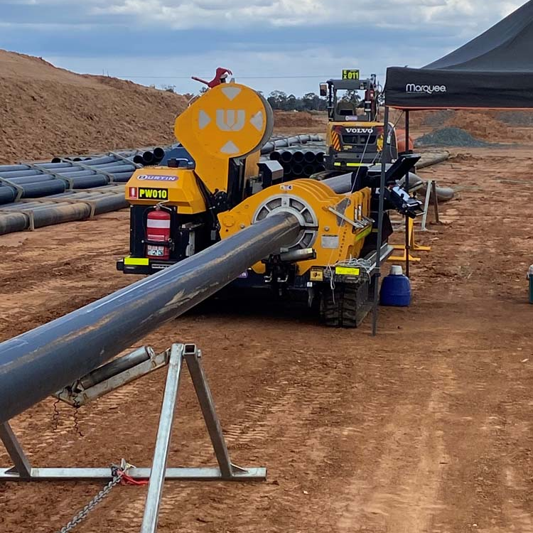 worldpoly's tweet photo. 7.5km of #poly welded in 6 days 🔥

#HDPE ranging from 250mm to 180mm on a  goldmine in remote and rural Australia.

No room for error as #Burtin and #PolyForce

https://t.co/ljfFmsPw7K https://t.co/uHF735QFRN
