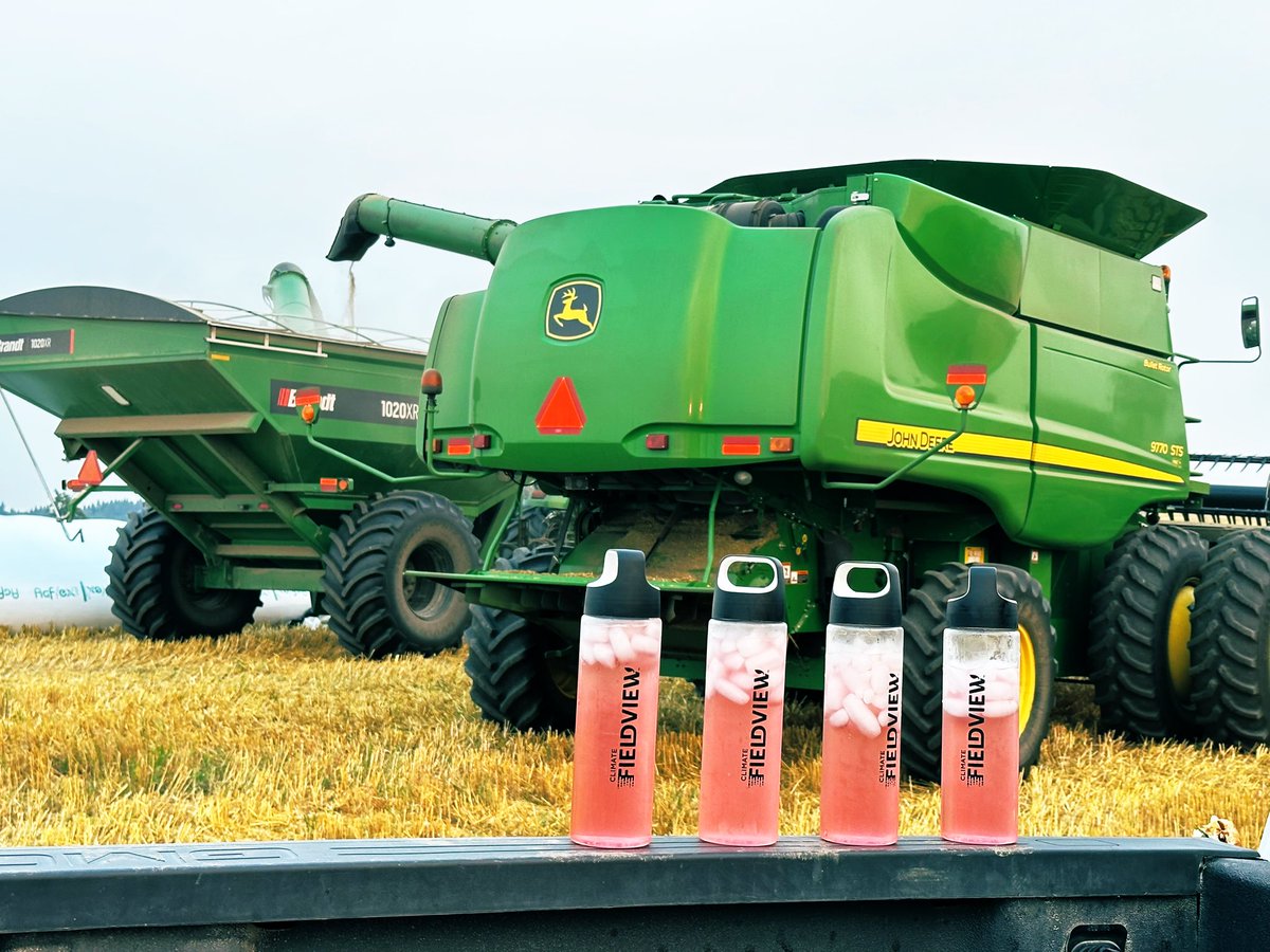 What a #harvest lineup #FieldView #StrateLakeSideFarm   - 📷 credit <a href="/strate_amy/">Amy Strate</a>