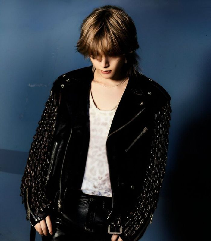 bts2023army2023's tweet image. V &apos;Layover&apos; Photo 3 
These pictures have been colored by ARMY

#V_Layover #Layover #bts #army #방탄소년단 #Taehyung #TAEHYUNG #BTSV #v #V #tae #taehyung #kimtaehyung #kth #btsv #vbts #김태형 #뷔 #テテ #btstaehyung #taehyungbts #방탄소년단뷔 #KiTaehyung #thv #taehyungie