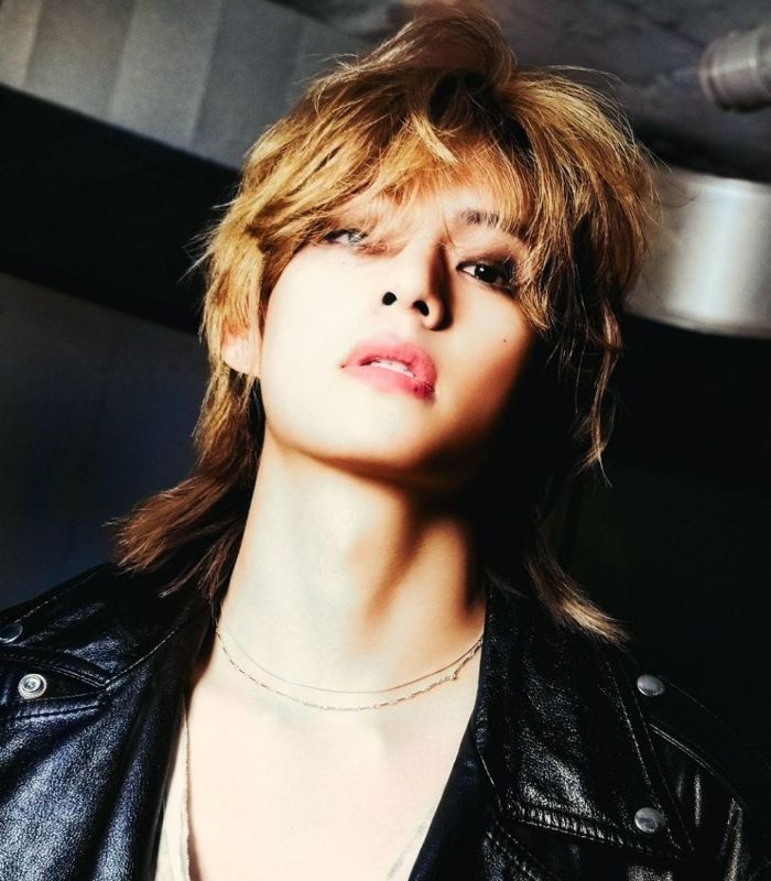 bts2023army2023's tweet image. V &apos;Layover&apos; Photo 3 
These pictures have been colored by ARMY

#V_Layover #Layover #bts #army #방탄소년단 #Taehyung #TAEHYUNG #BTSV #v #V #tae #taehyung #kimtaehyung #kth #btsv #vbts #김태형 #뷔 #テテ #btstaehyung #taehyungbts #방탄소년단뷔 #KiTaehyung #thv #taehyungie