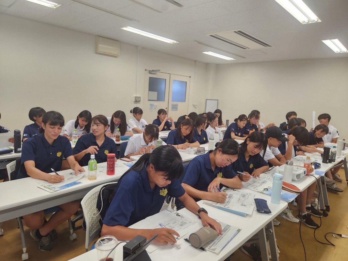 SCPJapan1's tweet photo. \スポーツを通じた女性の #エンパワーメント 2日目(8/24)/
@tsukuba_josaka の29名が参加した、今回のテーマは「③自分の将来とお金の話」🏃💰
野村ホールディングス株式会社 DEI推進室の大谷英子さんと岩崎真理さんを講師に迎え、#資産形成 や #ライフプランニング についてお話いただきました! https://t.co/atlyaykiwV