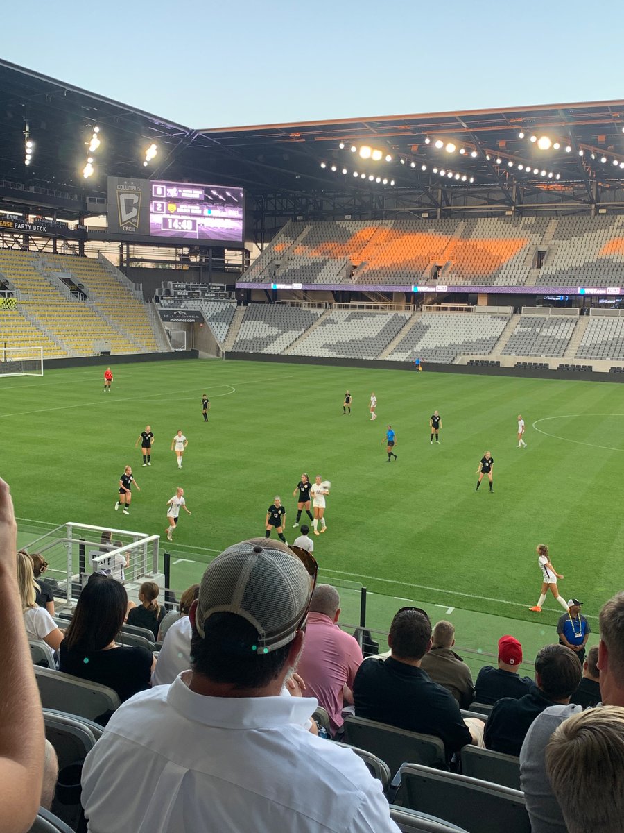 Gorgeous night in a gorgeous stadium. Great win, Bears! 🐻 <a href="/ua_girlssoccer/">UA Girls Soccer</a>