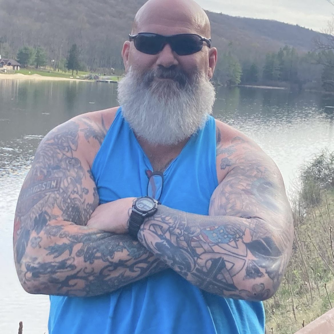 GKitzler83958's tweet photo. #oldbutnotout Step daughter wanted me to get an X account.. Hello friends. https://t.co/PAz6KOJd5M