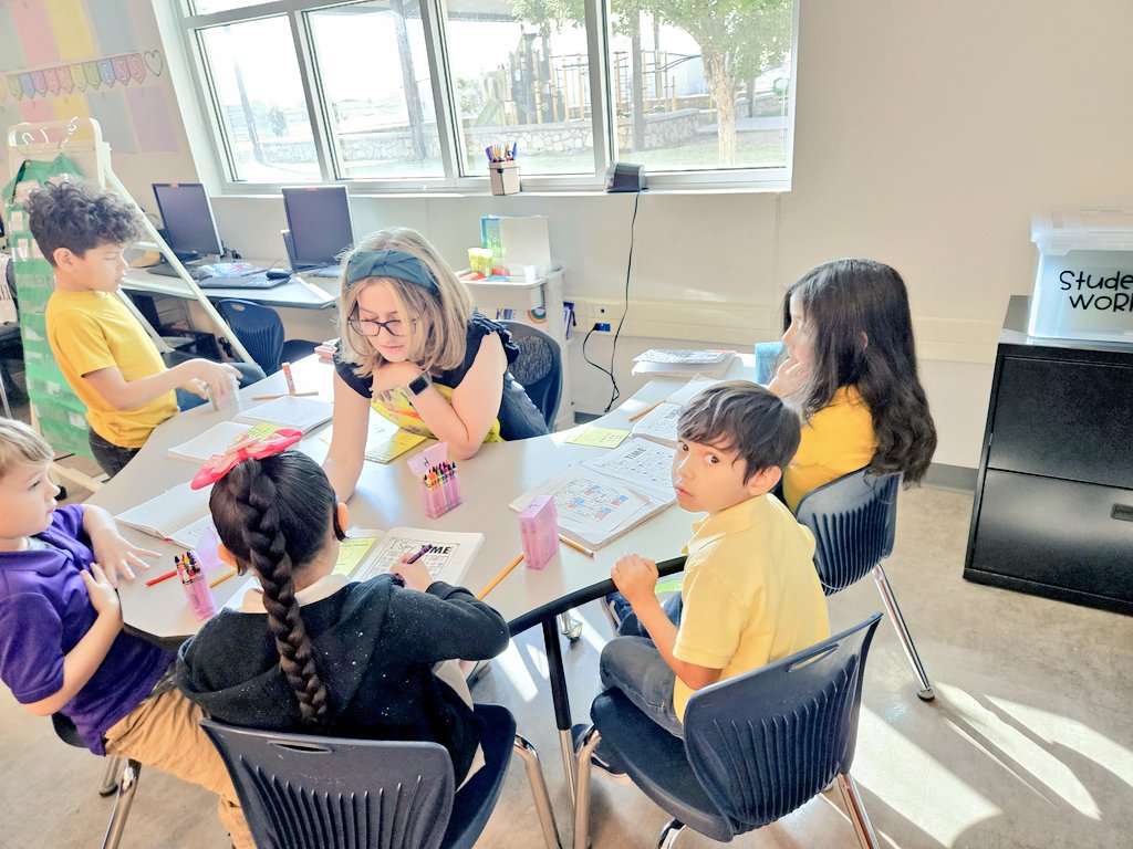 De_White_LaNube's tweet photo. Good job @McCandless_PHES supporting small group &amp; engaging interactive math stations today🌈💜 #TeamSISD #MissionIsPossible https://t.co/fRa9CTBnL4
