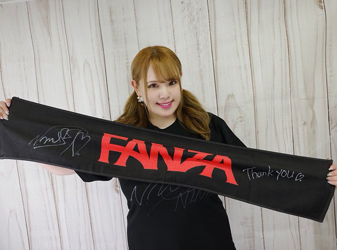 FANZAオークションにてFANZAのTシャツとタオルが出品スタートしました📣☺️9/2までです💓  https://t.co/ktTvbmcTVN https://t.co/JivFfxATSg