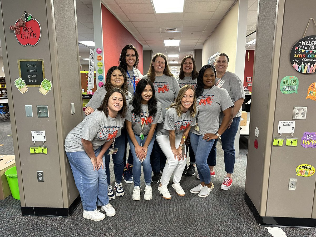 Jessicayanezz's tweet photo. It’s the first day of school! We love 3rd grade 💚@MrsVillegasTX @MrsChien_3rd https://t.co/gqMhxX0wdo