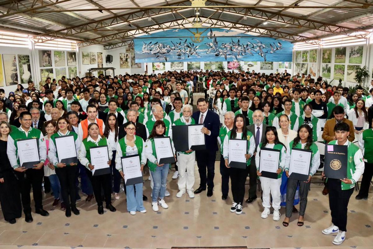 armentapuebla_'s tweet photo. ¡Todo mi respaldo a las y los jóvenes estudiantes poblanos!

Agradezco la invitación  del rector Jorge León Vázquez para asistir a la inauguración del auditorio "El Paraíso", de la @UnivAlvaEdison.

Abonamos a la construcción de una educación científica, de calidad y humanista, bajo el Proyecto de Nación que encabeza nuestro presidente @lopezobrador_.