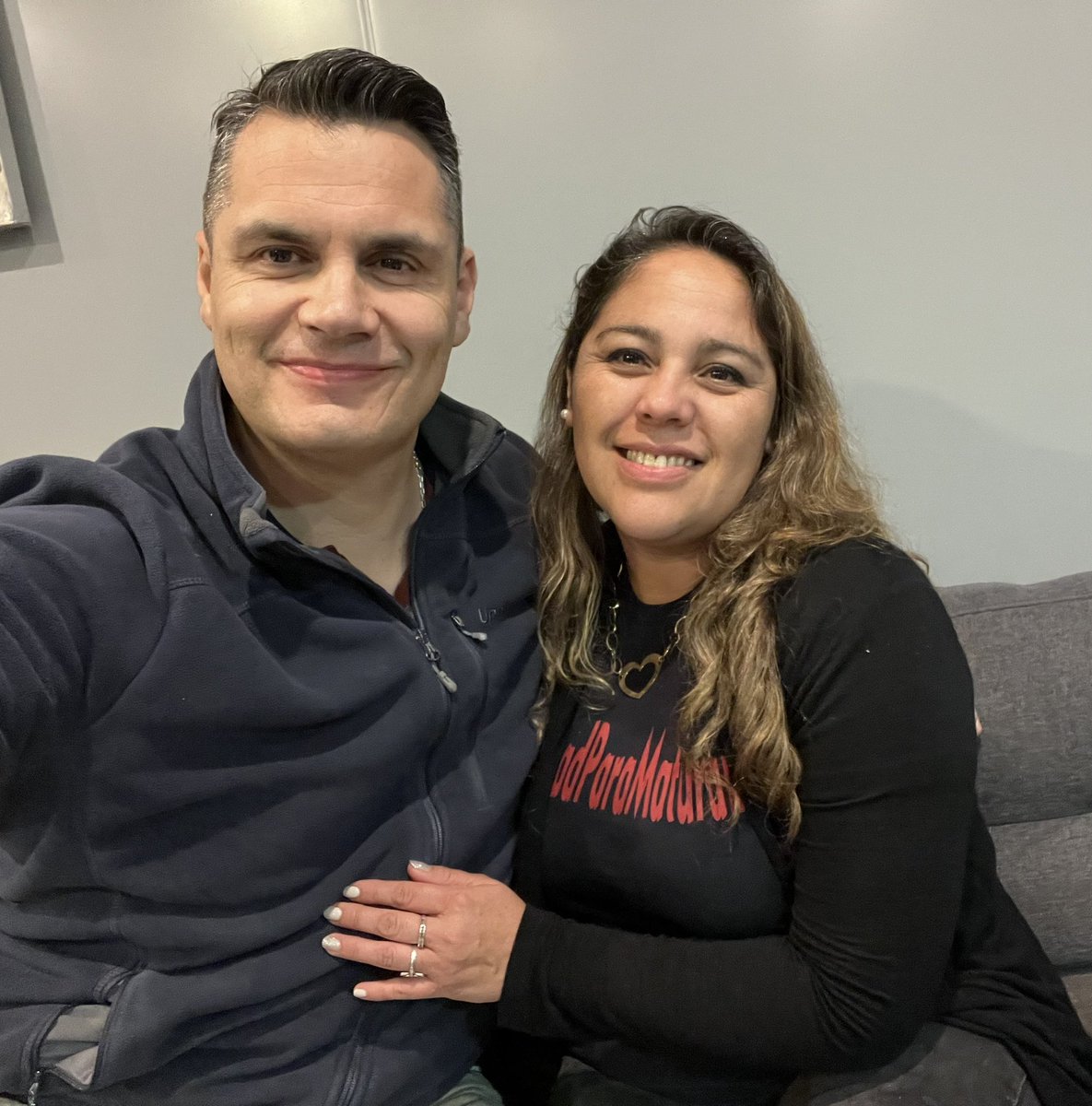 ClaudioCrespoG's tweet image. Viajé a Curicó a visitar a la familia del Capitán Maturana. Estuve con su hermana, Karina y está muy contenta y agradecida de las muestras de cariño de todos los chilenos.
Gracias!

#MaturanaEsInocente 
#MaturanaNosNecesita 
#LibertadParaMaturana