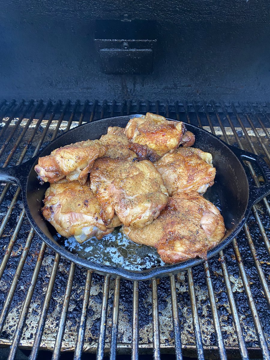 Teskemj's tweet image. Chicken thighs are my second favorite meat. Versatile, flavorful and easy on the $. This is a “meal prep” for the week. #meatheals #recteq #bbq
