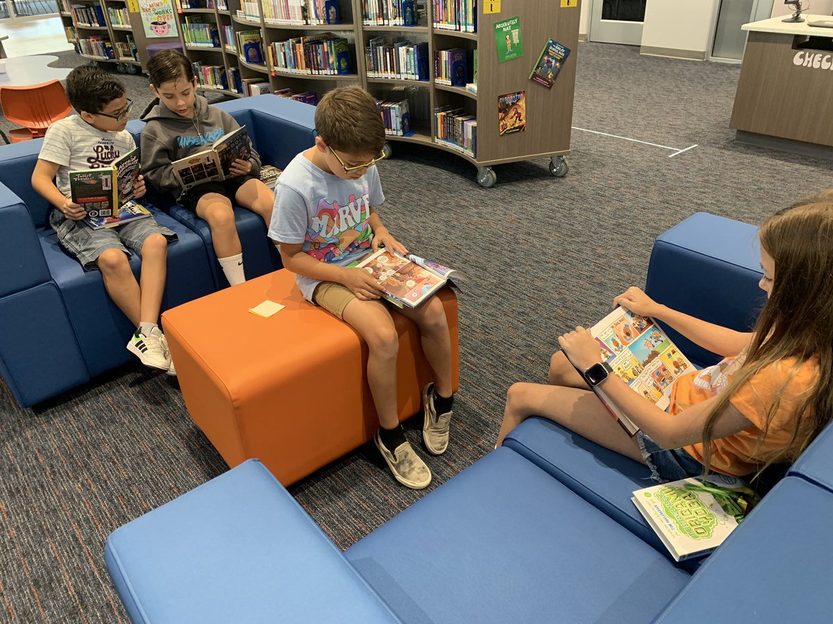 Hooray hooray, it’s library day!! 📚 💜  🐾 <a href="/WISDLagway/">Lagway Elementary</a> <a href="/MrsHaylee_/">Mrs. Haylee in the Library 📚</a>
