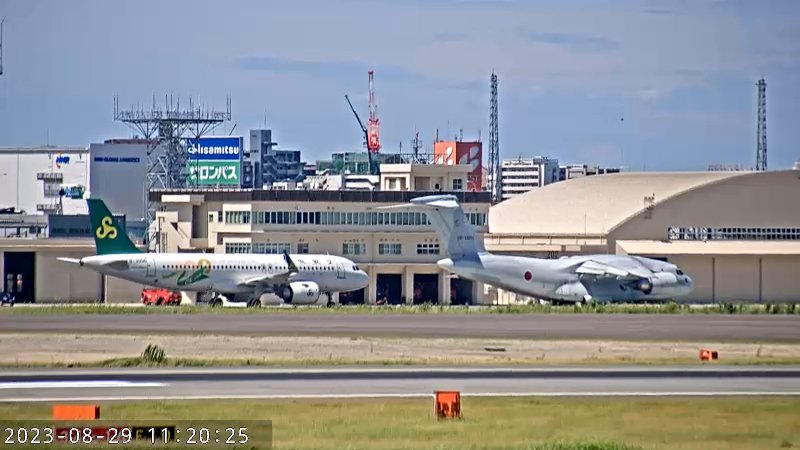 4iuv3KDdMn1YDx5's tweet image. スプリングエアラインは100周年スペマ
左右でデカールの位置が違いました
#福岡空港ライブカメラ
#福岡空港
#Springairlines
#Bｰ30D6