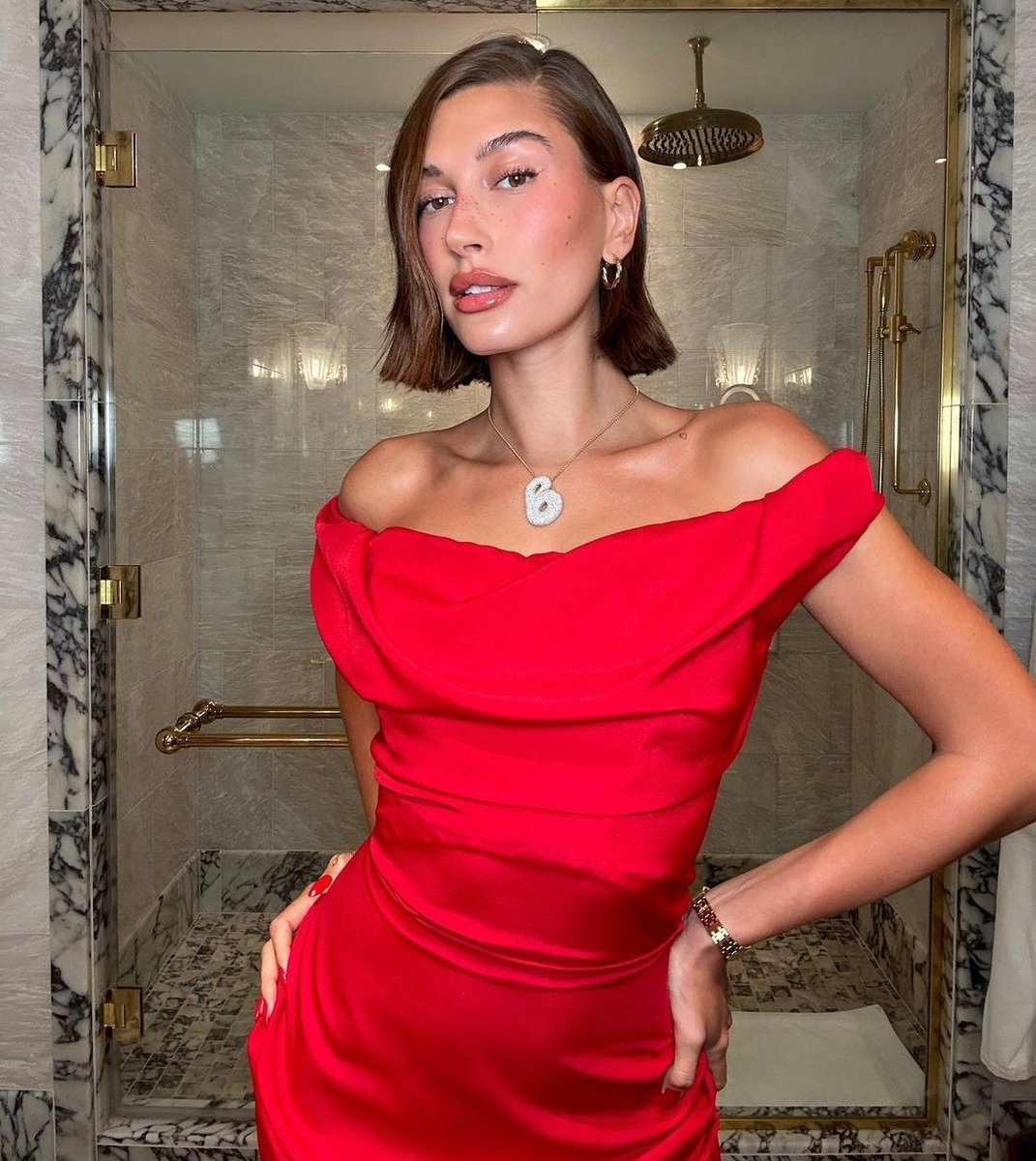 pradaparisian's tweet photo. Hailey Bieber!!!! https://t.co/6ckwq5YINK