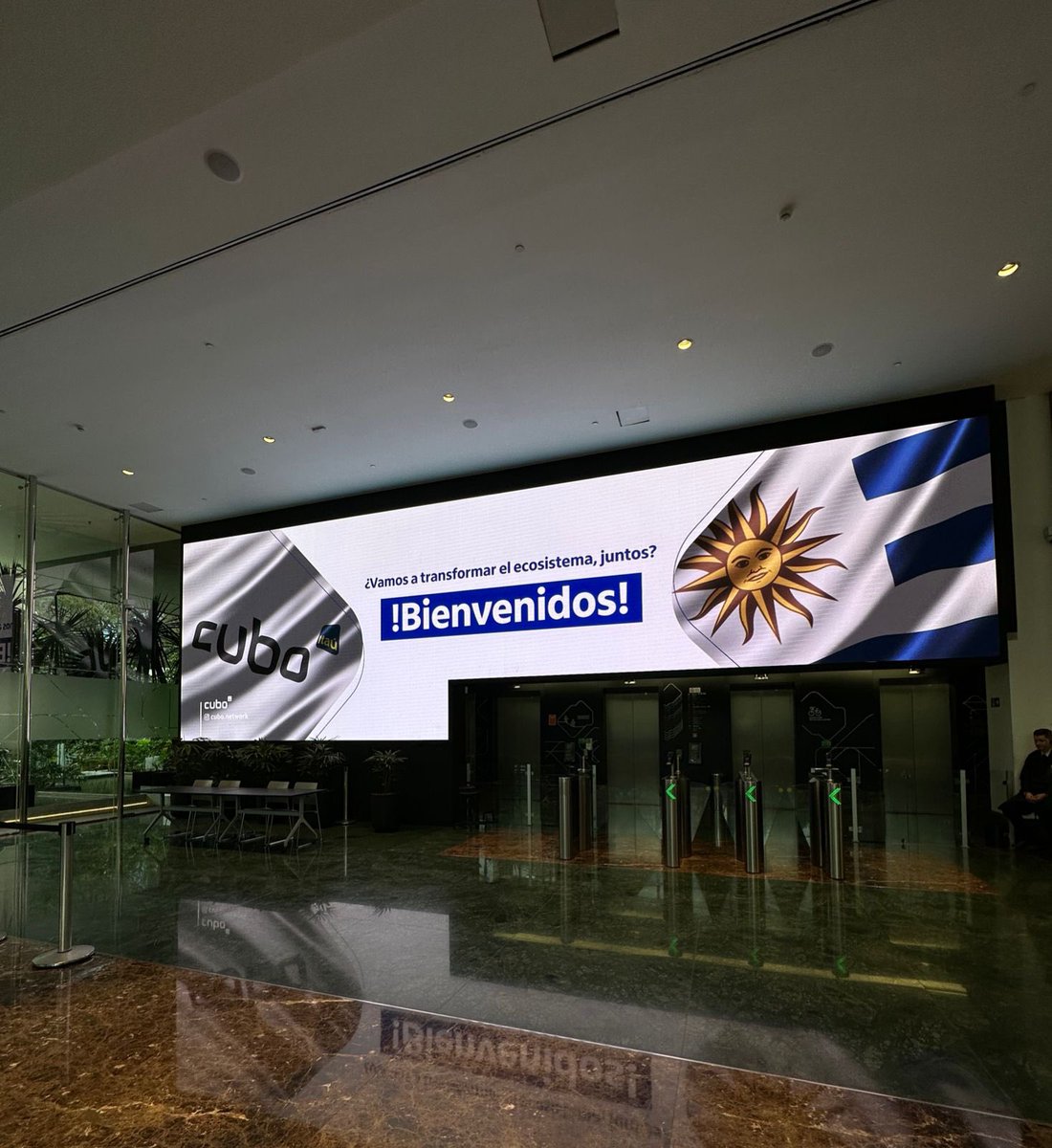 carlosacle's tweet image. Hoy empezó #UruguayAlCubo con  14 empresas del ecosistema tecnológico del Uruguay. Impresionantes los números que nos presentó el CEO de @cubo_network , Paulo Costa. Un lugar donde las conexiones son una parte clave del éxito . @CutiUy @ItauUruguay