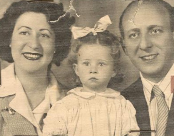 AuschwitzMuseum's tweet photo. 29 August 1941 | An Italian Jewish girl, Gianna Di Segni, was born in Rome.

In October 1943 she was deported to #Auschwitz with her parents Rita and Riccardo. None of them survived. https://t.co/4t6pvJnypd
