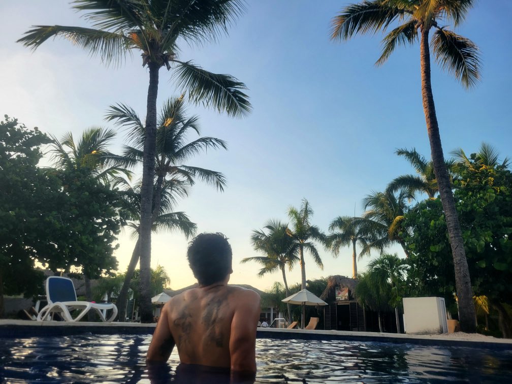 I have immense gratitude for the years I’ve lived. Like I always say, look at life through a lens of gratitude and everything that matters will come into focus. My suggestion to you all love yourself and then share that love with the world. 🙏🏽