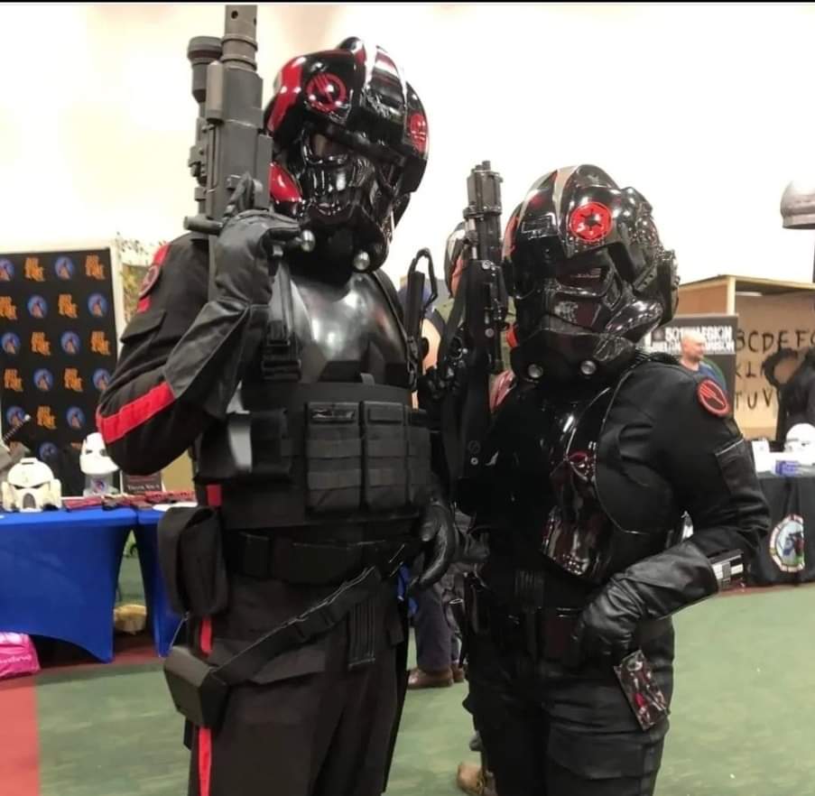 You've never seen a more deadly duo ❤️🖤 Ireland Garrison Pilots showing some Inferno Love #JRS #BadGuysDoingGood #TIEPilot #JRS501st