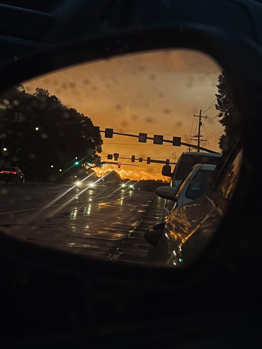 itsrajackson's tweet photo. I have a thing for the sky 📸💫 https://t.co/BDGedlLfL9