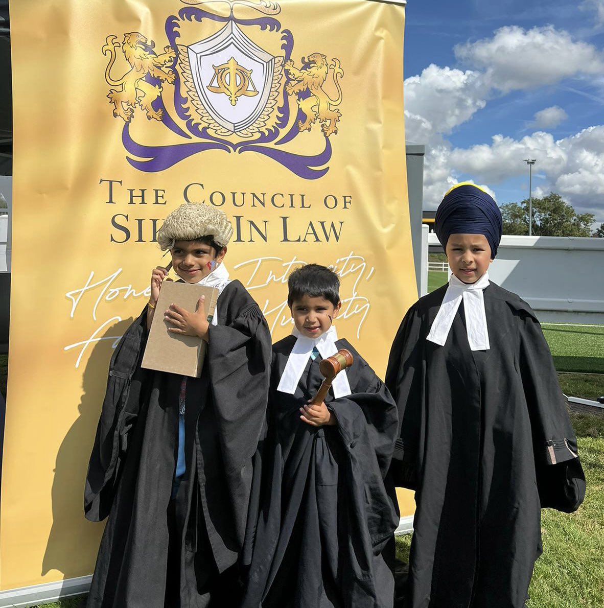 Our future! @sikhsinlaw investing in a better tomorrow! 

@TheInnerTemple @middletemple @HonSocGraysInn @lincolnsinn @TheLawSociety @thebarcouncil @JudiciaryUK 

@SinghBarrister1 @LookASingh @SikhPA