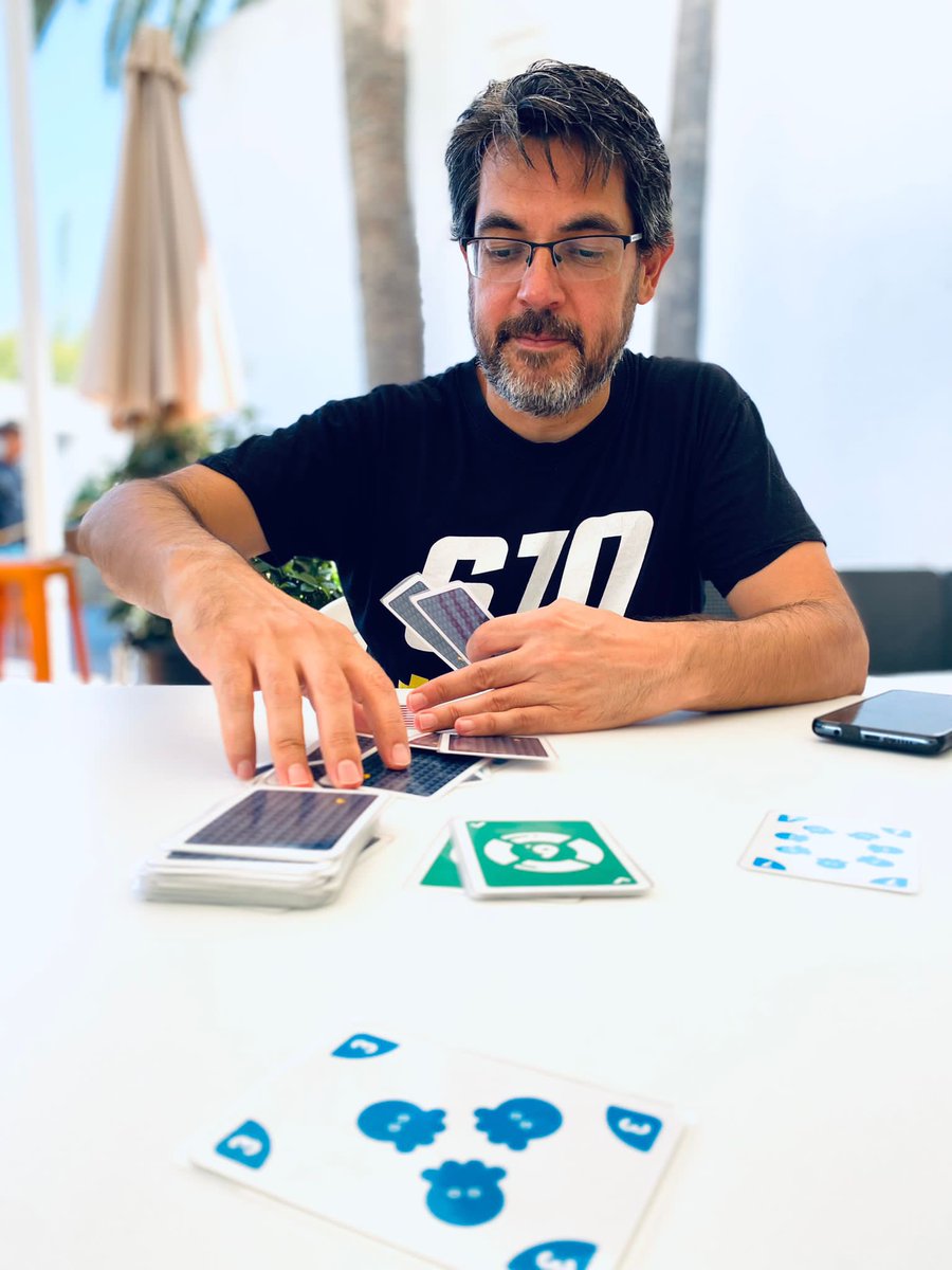 BrainPicnicNews's tweet image. Manu se pasa el verano explicando juegos 🤪 
Lo lleva en el ADN 🧬
No puede evitarlo 🫶🏼
#Cuac