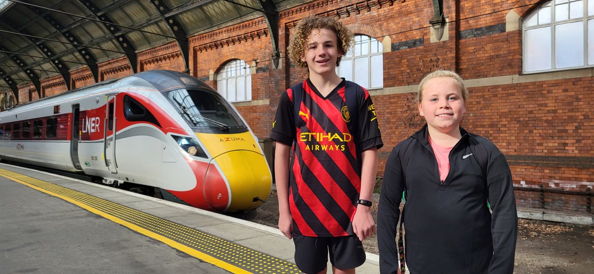 Travelling to Edinburgh on <a href="/LNER/">London North Eastern Railway</a> 🏴󠁧󠁢󠁳󠁣󠁴󠁿