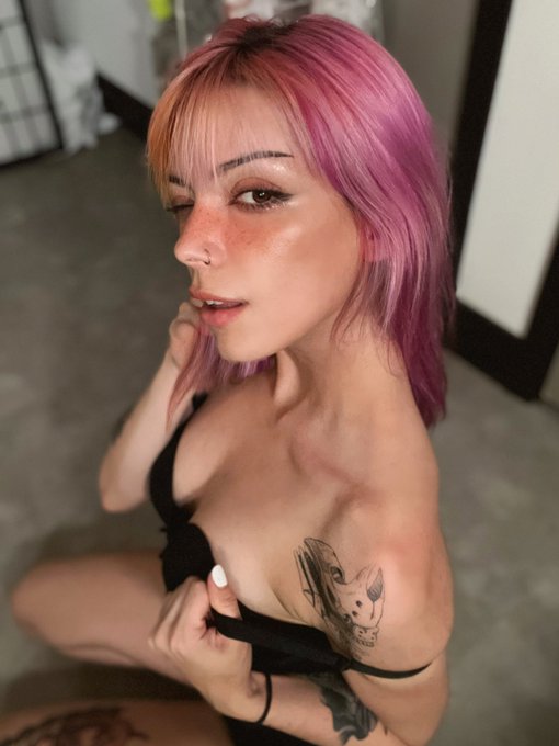 Dreaming of thin mints.💗 https://t.co/h0iN9YY820