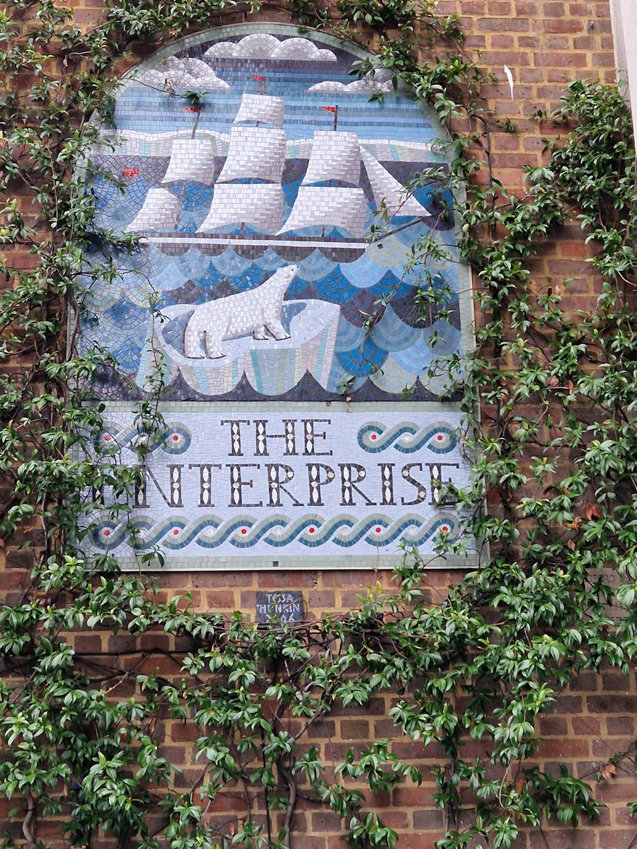 SimonCohen85's tweet image. As many of my followers will know, I am @StarTrek through and through. So it came as a real delight to find out that my new local, located opposite my new office, is #TheEnterprise. 

@RoddenberryFdn
@jonathansfrakes @SirPatStew @ansonmount 

#Makeitso #Engage