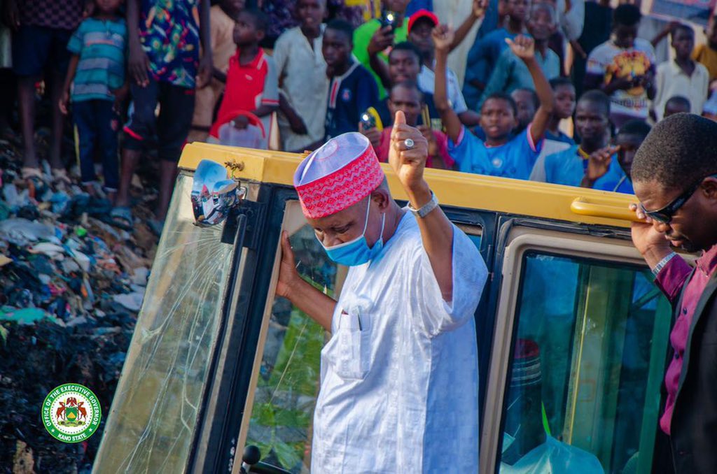 Kyusufabba's tweet photo. In our efforts to rid the state of waste. Yesterday, we launched the Operation Nazafa Gida-Gida. 

This initiative is part of our broader plan to ensure that we win the fight against indiscriminate dumping of waste, and to entrench proper sanitation practices in our communities. - AKY