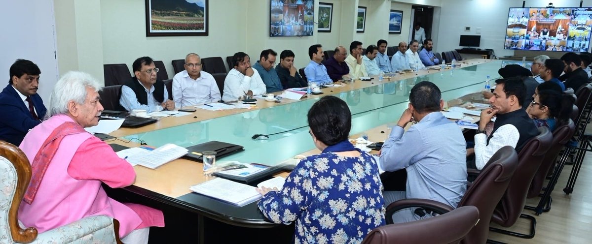 OfficeOfLGJandK's tweet photo. Virtually interacted with citizens during LG's Mulaqaat earlier today. Our constant endeavour is to strengthen good governance, to ensure benefits of welfare measures reach the poorest of the poor and immediate disposal of their grievances. https://t.co/R76di8OAOb