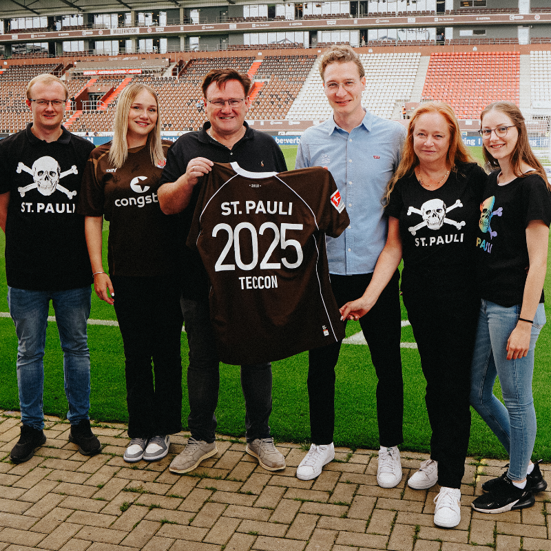 fcstpauli's tweet photo. Der FC St. Pauli freut sich, das Hamburger Unternehmen TECCON als neuen Partner an Bord begrüßen zu dürfen. 🤝🏴‍☠️ Der seit 1975 bestehende Technologiedienstleister wird den #FCSP für mindestens zwei Spielzeiten auf der Ebene "Kiezkönig" unterstützen.