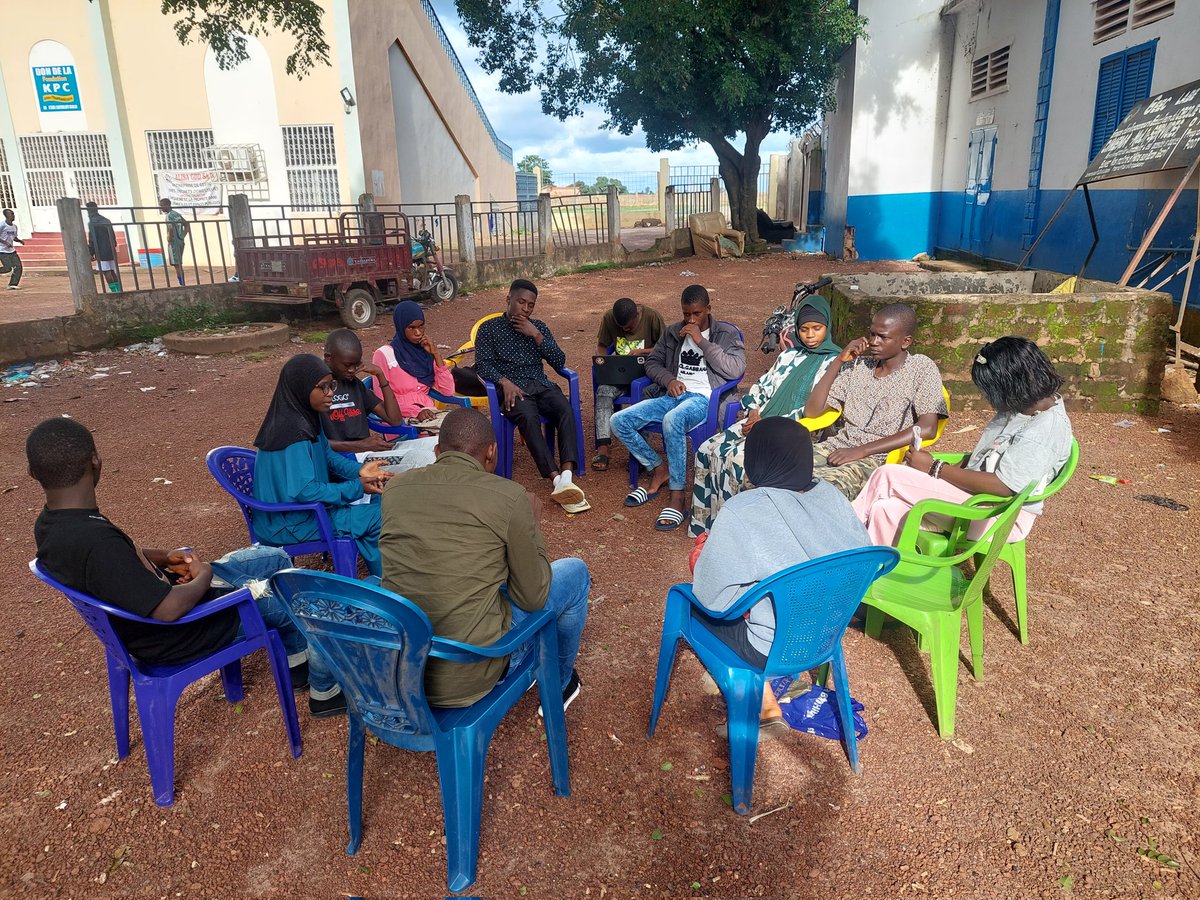 Causerie éducative sur le mariage d'enfants animée par notre nouvelle pair éducatrice.