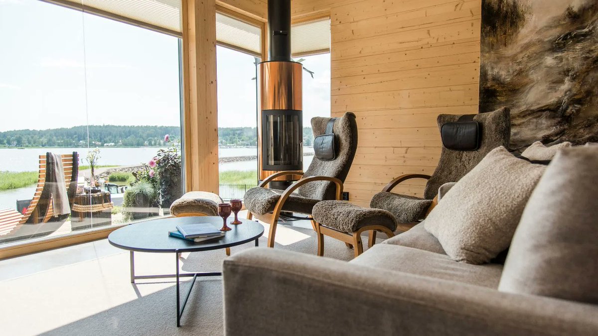 Huvila&amp;Huussi Asuntomessuilla -ohjelmassa esitellään muun muassa yhteistyökumppanimme Finnlogin Tommy Hellstenille toteuttama CLT-koti, johon me  valmistimme CLT-elementit. Nelosella tänään klo 20 alkaen, löytyy myös Ruudusta.   
#hoiskoclt #cltvalmistaja #finnlog #wisdomhouse