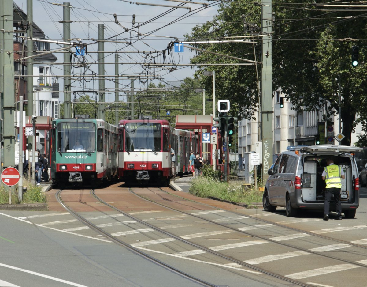 tramathon's tweet photo. B80 train sets on #Duisburg #highfloor #Stadtbahn line U79 (served together with #Düsseldorf #Rheinbahn trains) https://t.co/LiUsfjvRPy