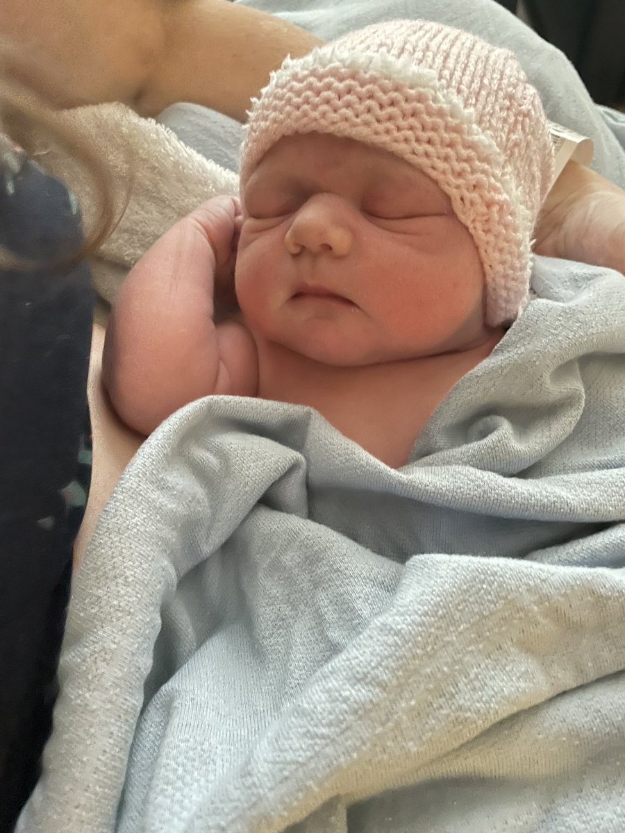 Ms P and I are happy to announce the arrival of Evelyn Patricia May. Born at 04:16 weighing 7lbs 13oz

Mummy and baby doing really well. 

#LittlePinkOne