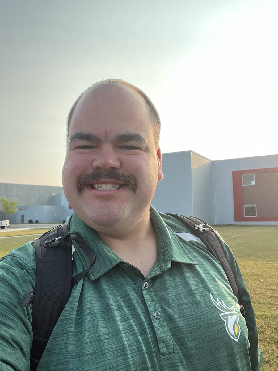 The_Big_P's tweet photo. First day back at St Joe’s is in the books. After last night’s victory, you know I was wearing my #GoElks polo proud! Lots of positive #CFL talk from fans of various markets. It’s nice to have a different narrative! Proud of the EE!
#ViewsFromB2 https://t.co/QB26qcHSNE