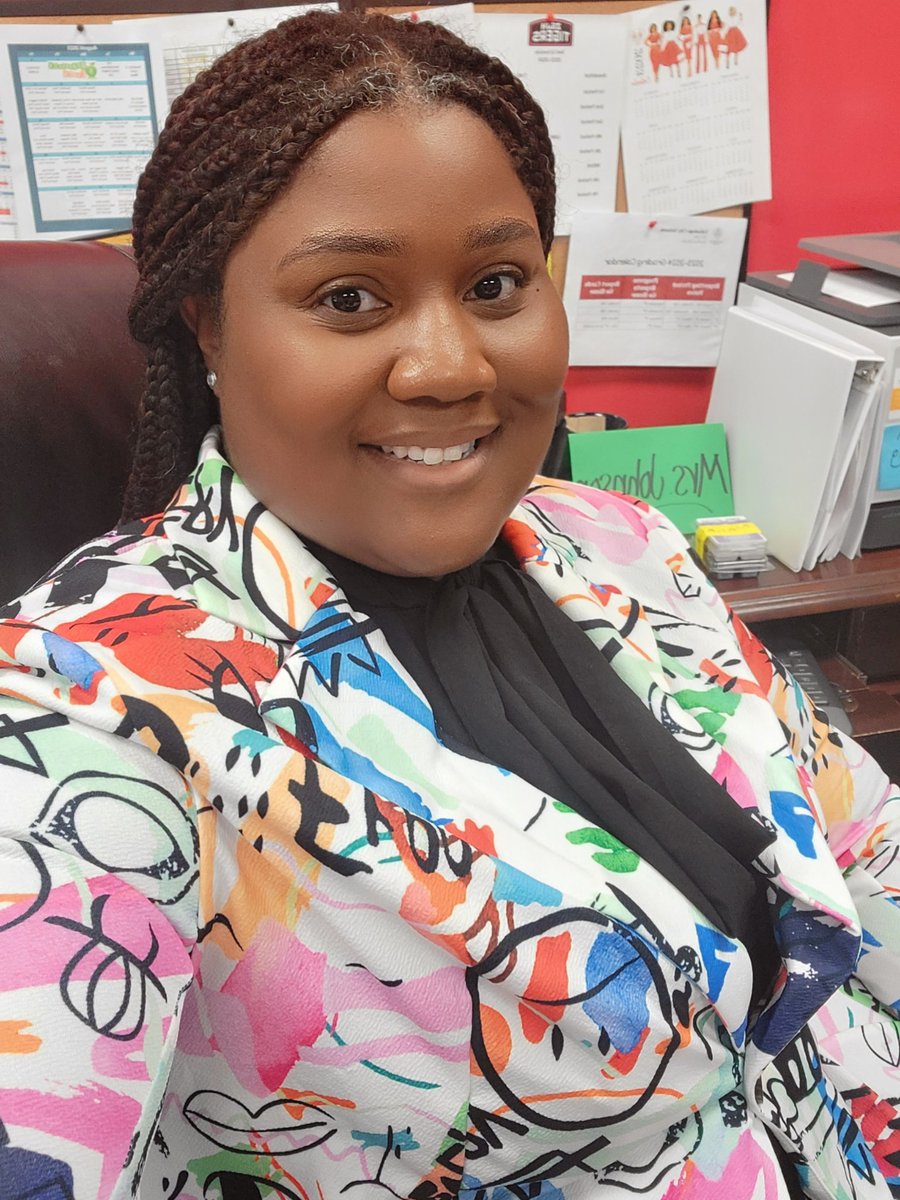 We are off to a great start at Zora Ellis! Year 2! #PrincipalJohnson #DegaNation