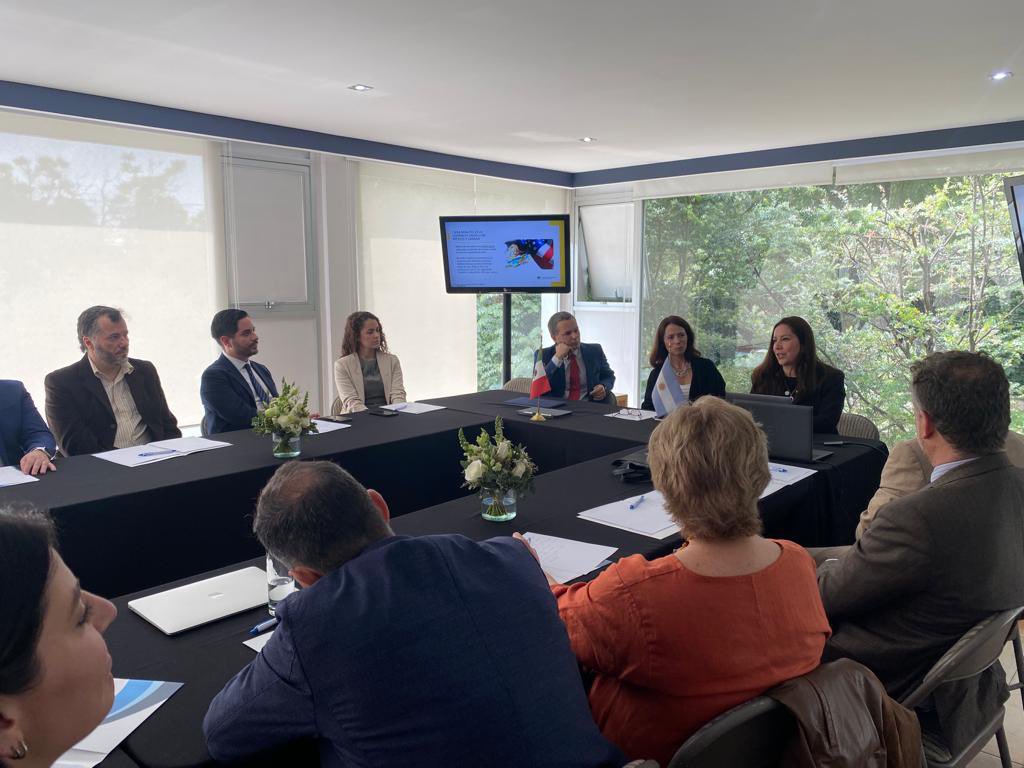 CCMA_A_C's tweet photo. Un gusto haber impartido una charla sobre la Cultura de Negocios en 🇲🇽 ante una nutrida delegación de empresas y funcionarios de la provincia de Mendoza, 🇦🇷. Gracias a la @ARGenMexico por la invitación y por el excelente trabajo en conjunto con la  @ProMendoza https://t.co/62ODmMtD4n