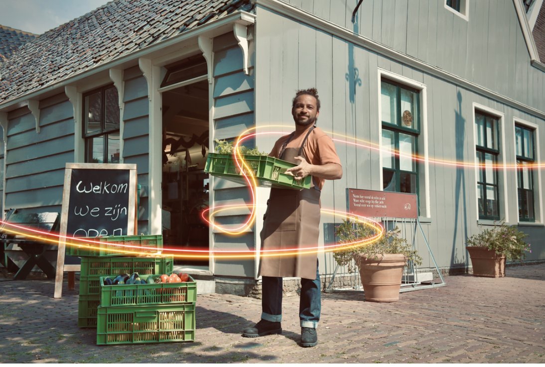 Transport en Logistiek start campagne: "Iedereen vindt het heel gewoon dat spullen op het juiste moment op de juiste plaats komen, maar dat gaat niet vanzelf"
 @RauwCC  <a href="/TLNnieuws/">Transport en Logistiek Nederland</a> 

https://traffic@fonkmagazine.nl/artikelen/campagnes/tln-lanceert-nieuwe-imagocampagne-65426.html