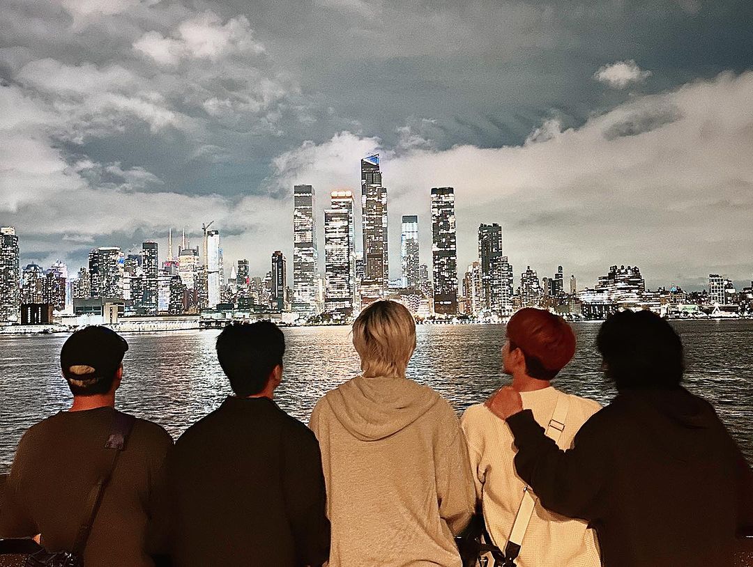 ATINGlobalSoc's tweet photo. Mahalima basking in the view of New York City!🥲

CTTO: SB19 Official IG

@SB19Official #SB19 https://t.co/dFvCHZU2ww