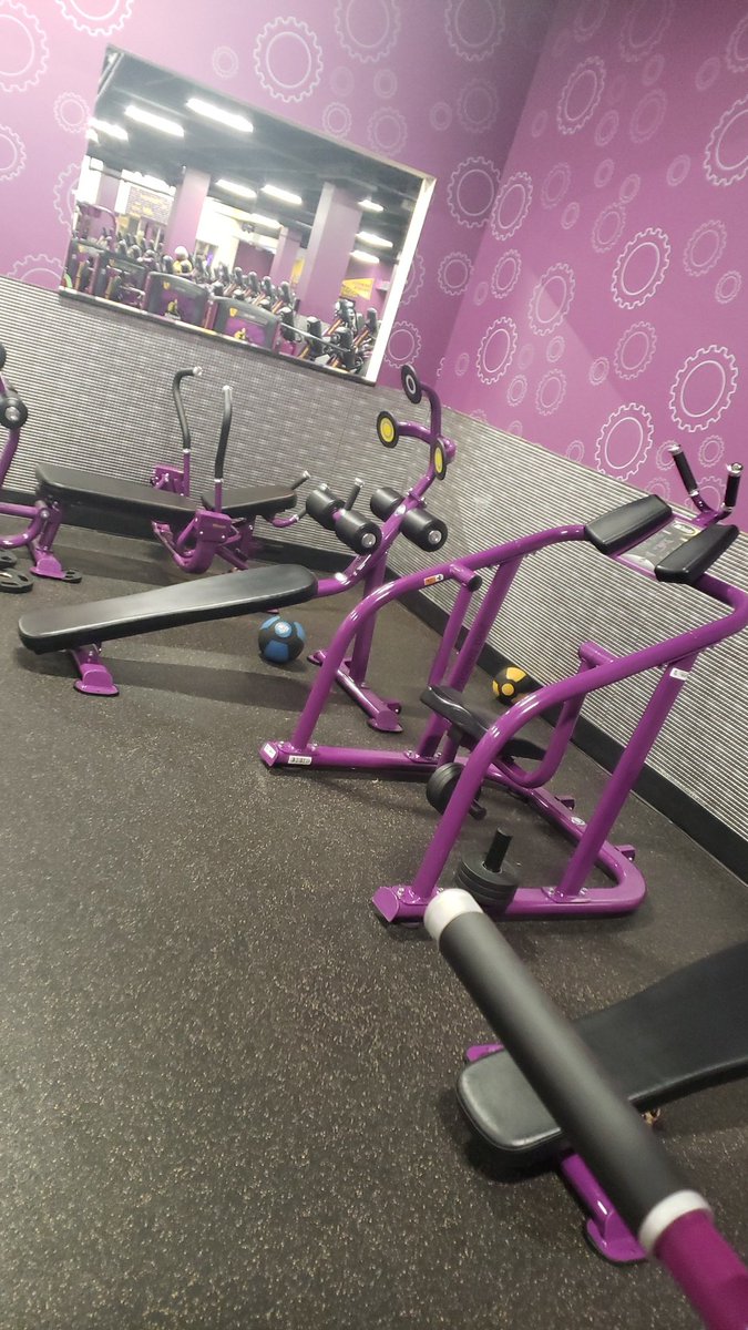 YOUNGTTFU tweet media