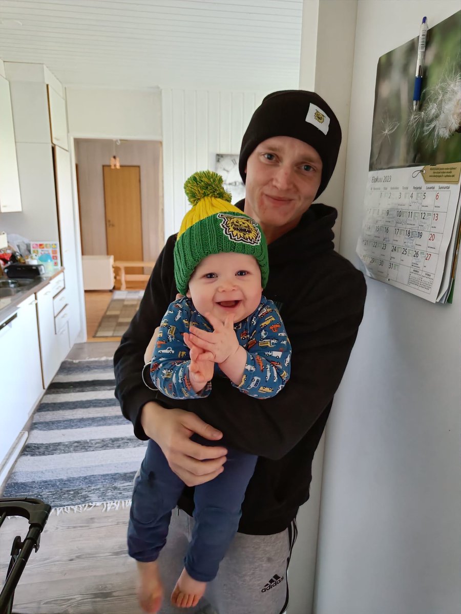 Jontsaa's tweet photo. Etäfanit valmiina kauteen!  @ilveshockey  #ilves #liiga https://t.co/WhKsE3kcqH