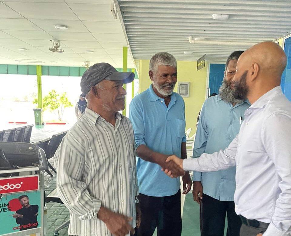 #Live 
Candidate 6️⃣✅ <a href="/afarismaumoon/">faris 🇲🇻 🇵🇸</a> Kulhudhuffushi City ah vadaigathun. 
#Faris2023
#FarisSattar2023