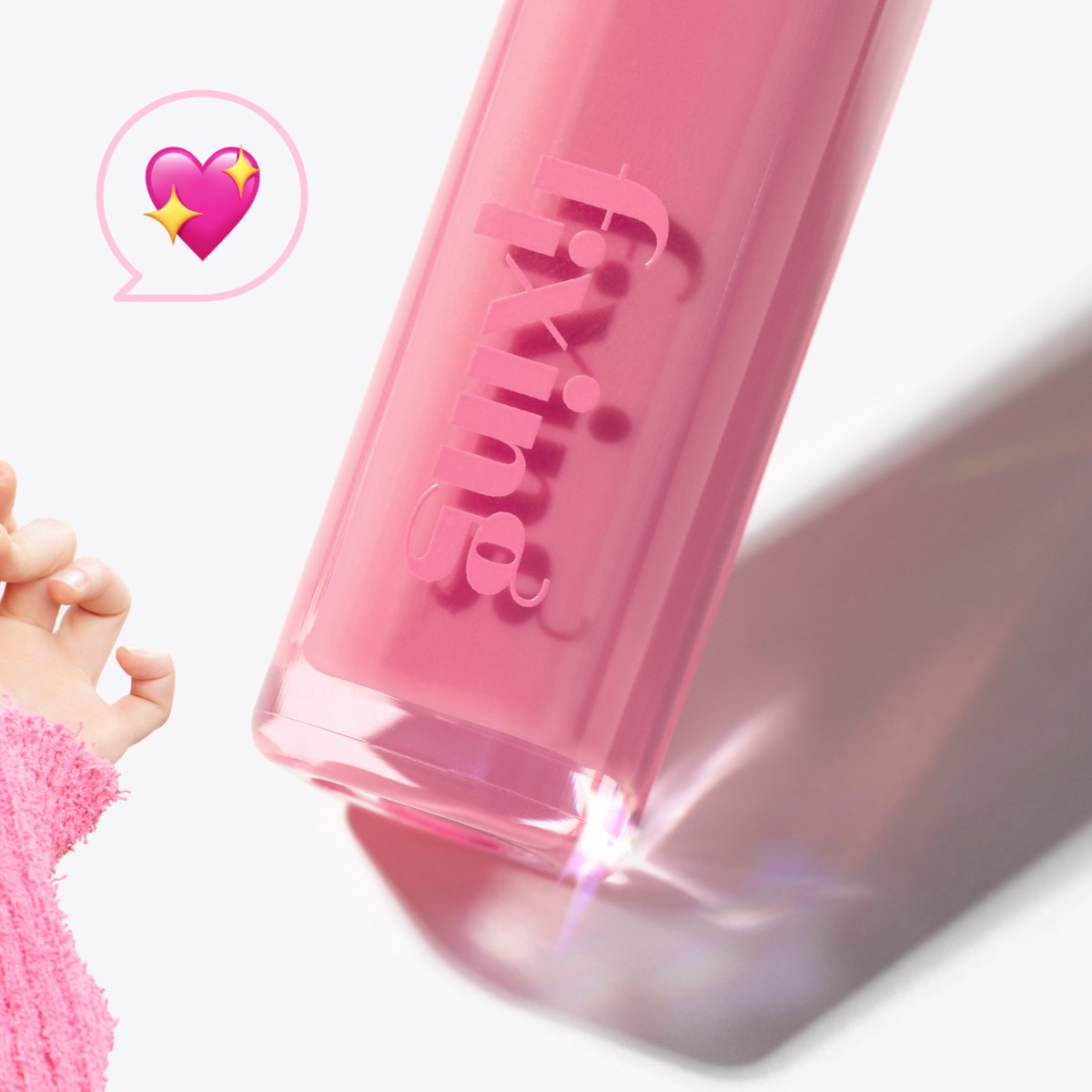 etude_th's tweet photo. ลุคนี้เนเน่ ใช้ ETUDE Glow Fixing Tint สี 07 Cold Fuchsia ที่จะมาคอมพลีทเมคอัพลุคให้ดูสดใสขึ้นไปอีก! ♡ ᐡ◕ ̫ ◕ᐡ ♡
⠀⠀
ลิปทิ้นต์ที่ทำให้ปากชุ่มชื้น ฉ่ำโกลว์ โดยไม่เหนียวเหนอะหนะ! มีทั้งหมด 7 สี เลือกให้เข้ากับโทนสีผิวของตัวเองได้เลย~
⠀⠀
#Etudethailand #ETUDEwithNENE https://t.co/wBDfTnanMX