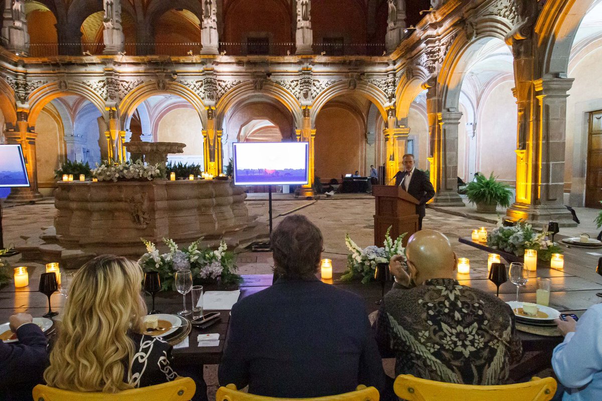 mdelprete's tweet photo. En representación del gobernador @makugo encabecé la cena con embajadores de la Asociación de Naciones del Sudeste Asiático @ASEAN. Con encuentros como este fortalecemos lazos comerciales y culturales con otros países. #CONTIGO Querétaro Crece https://t.co/96WKKtxZyJ
