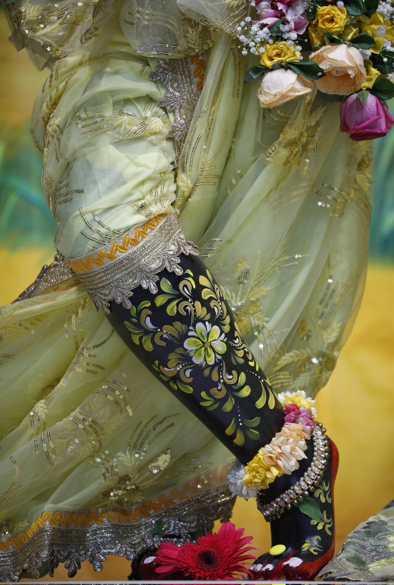 iskcon_noida's tweet photo. Hare Krishna,

Jhulan Yatra Day 3.

Sri Sri Radha Govind Dev ji Shringar Aarti Darshan, 29th Aug.

#iskcon_noida #radheshyam #devotional #harekrishna #srimatiradharani #radheradhe #radharani #krishna #krishnakrishna  #lordkrishna #spirituality #gauranga #bhakti #vrindavan https://t.co/BDa1YJddVF