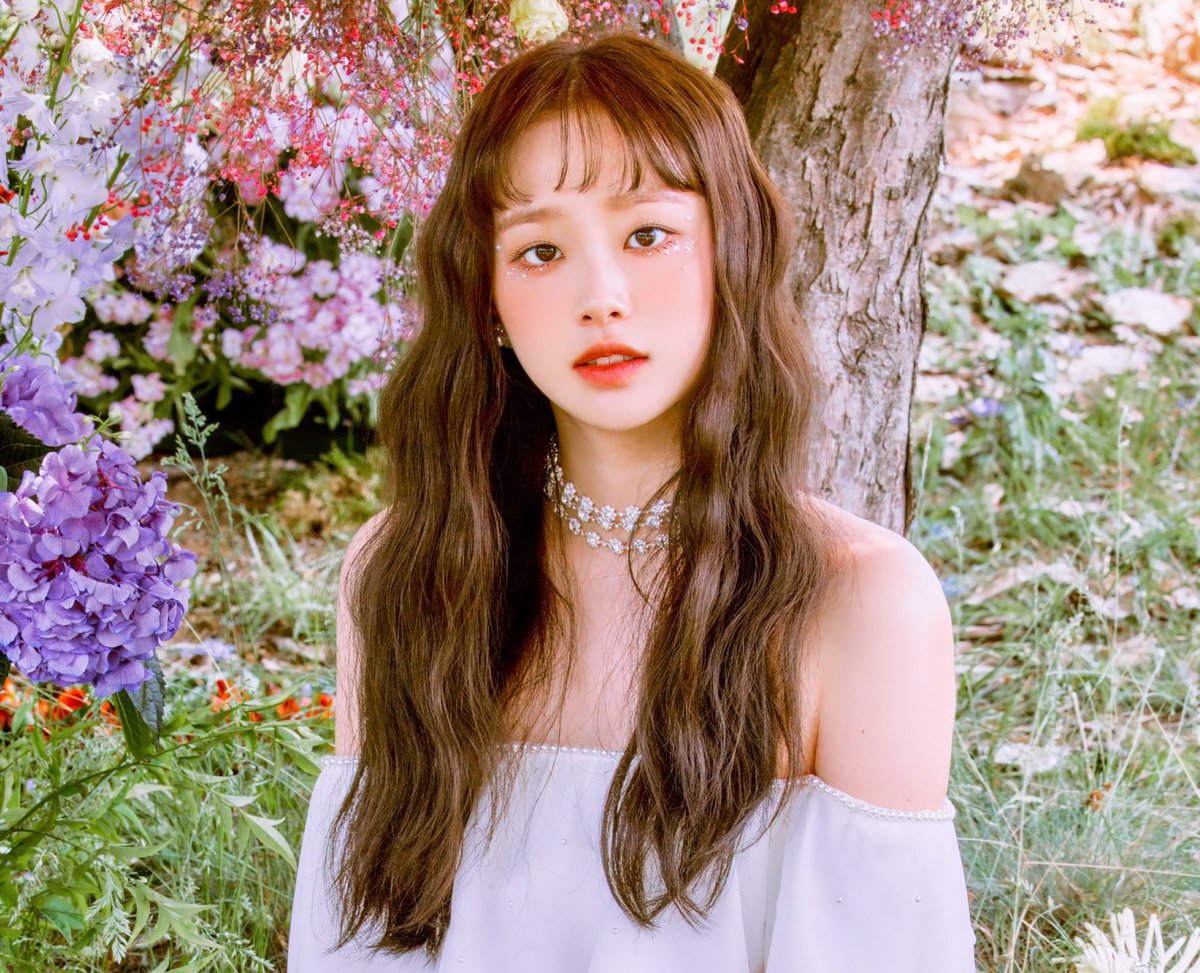 Chuu is reportedly set to make her solo debut in October.