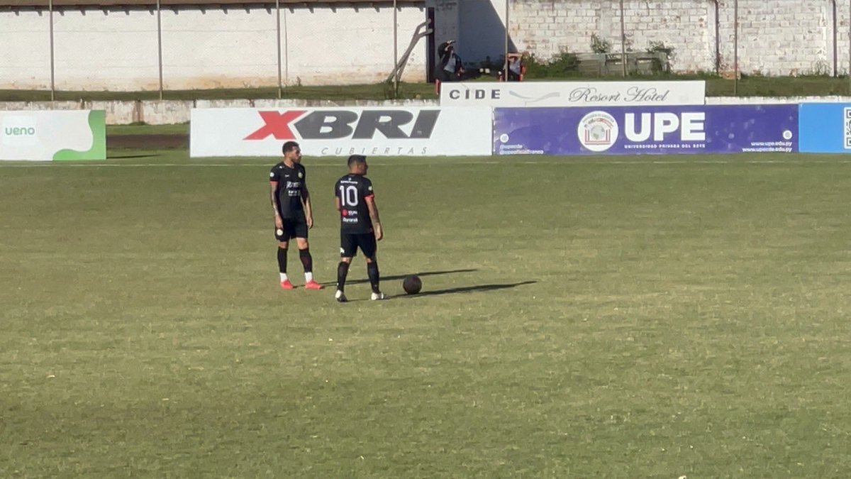Ryota_Toyokawa's tweet photo. 皆さんから頂いたメッセージは、サリーナスに無事届きました。

ご協力頂きありがとうございます。

パラグアイにて10番をつけるサリーナス。頑張れ！！

Siemple estamos contigo
Dale dale Salinas!

GRACIAS SALINAS
@jorge24salinas https://t.co/2E0TioqAnl